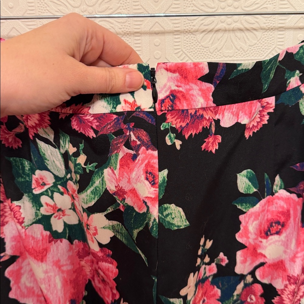 Eliza J Two Piece Set Black Top and Pink Floral Skirt Size 12 - Picture 9 of 16